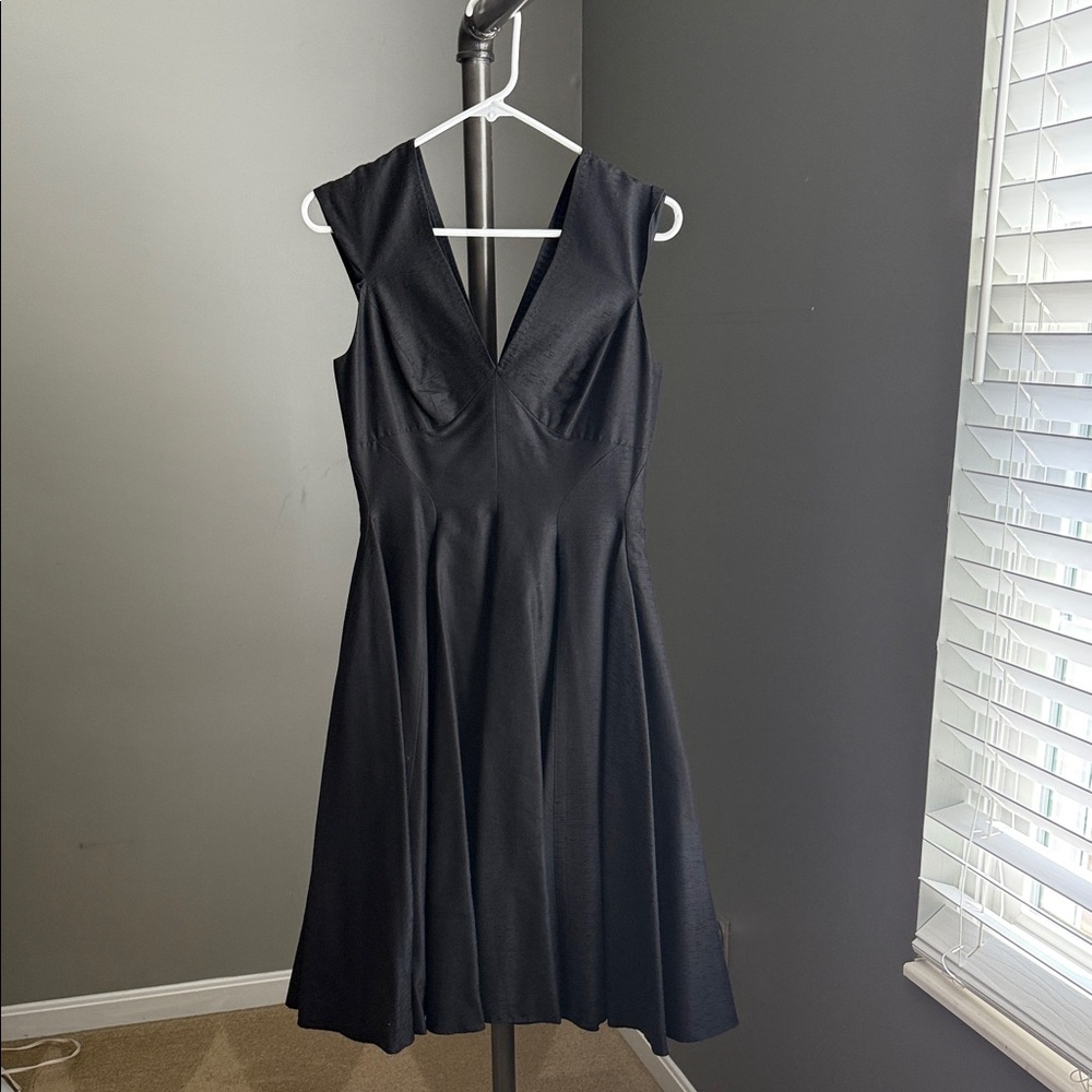 Elegant Black Sleeveless Dress
